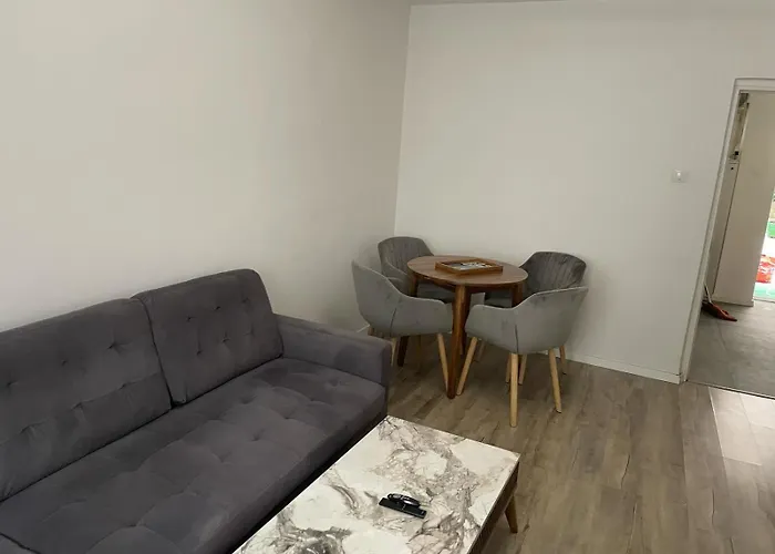 Center 1 Bdrm Apt With Terrace Bucureşti